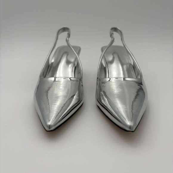 ✨ NEW Metallic Silver Slingback Kitten Heels ✨ - Picture 4 of 8